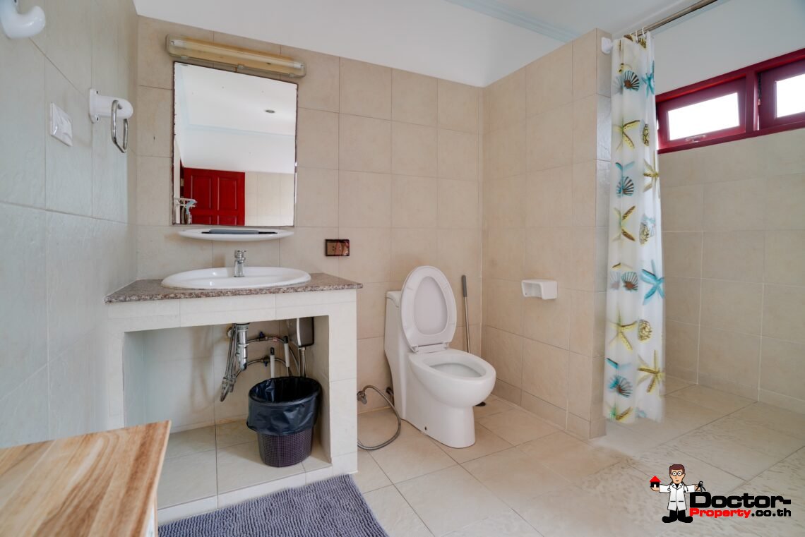 5 Bedroom Villa with Pool near Big Buddha, Koh Samui – For Sale